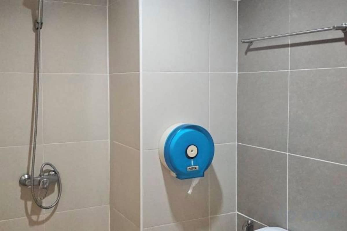 Shower, free toiletries, hair dryer, bathrobes