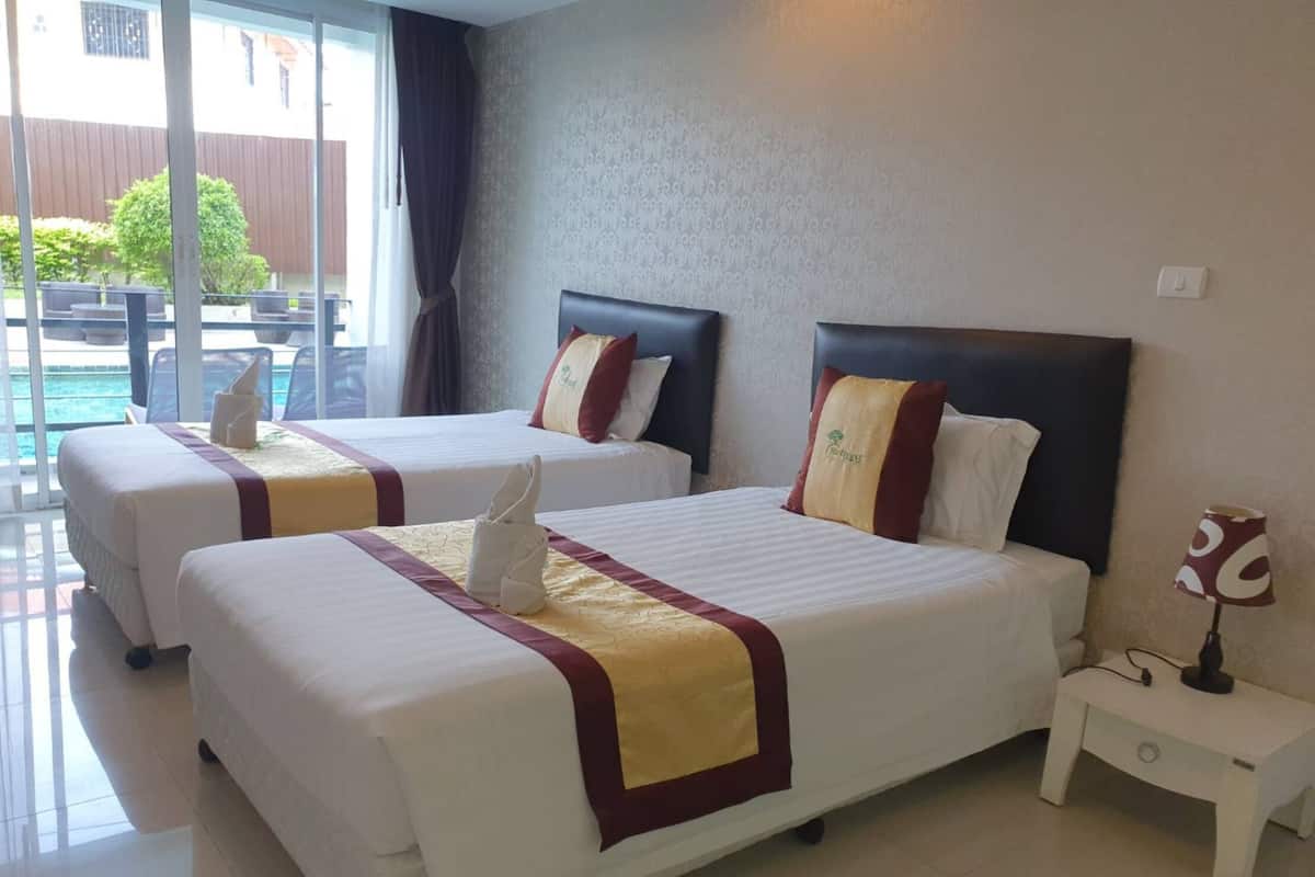Superior Double or Twin Room (Poolside) | Minibar, in-room safe, desk, laptop workspace