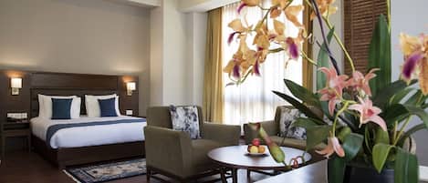 1 bedroom, premium bedding, in-room safe, desk