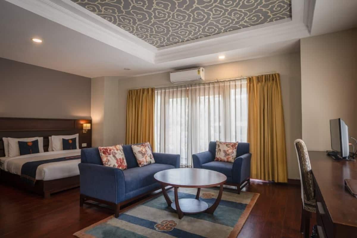 Superior Double Room, 1 Bedroom, Balcony | Premium bedding, in-room safe, desk, soundproofing