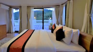 迷你吧、办公桌、熨斗/熨板、免费 WiFi