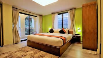 1 habitación, minibar, escritorio y tabla de planchar con plancha