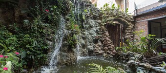 拉尼班阿凱德酒店