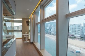 Large Twin Room | Premium bedding, pillowtop beds, in-room safe, desk - The Marine View Hotel (Busan)