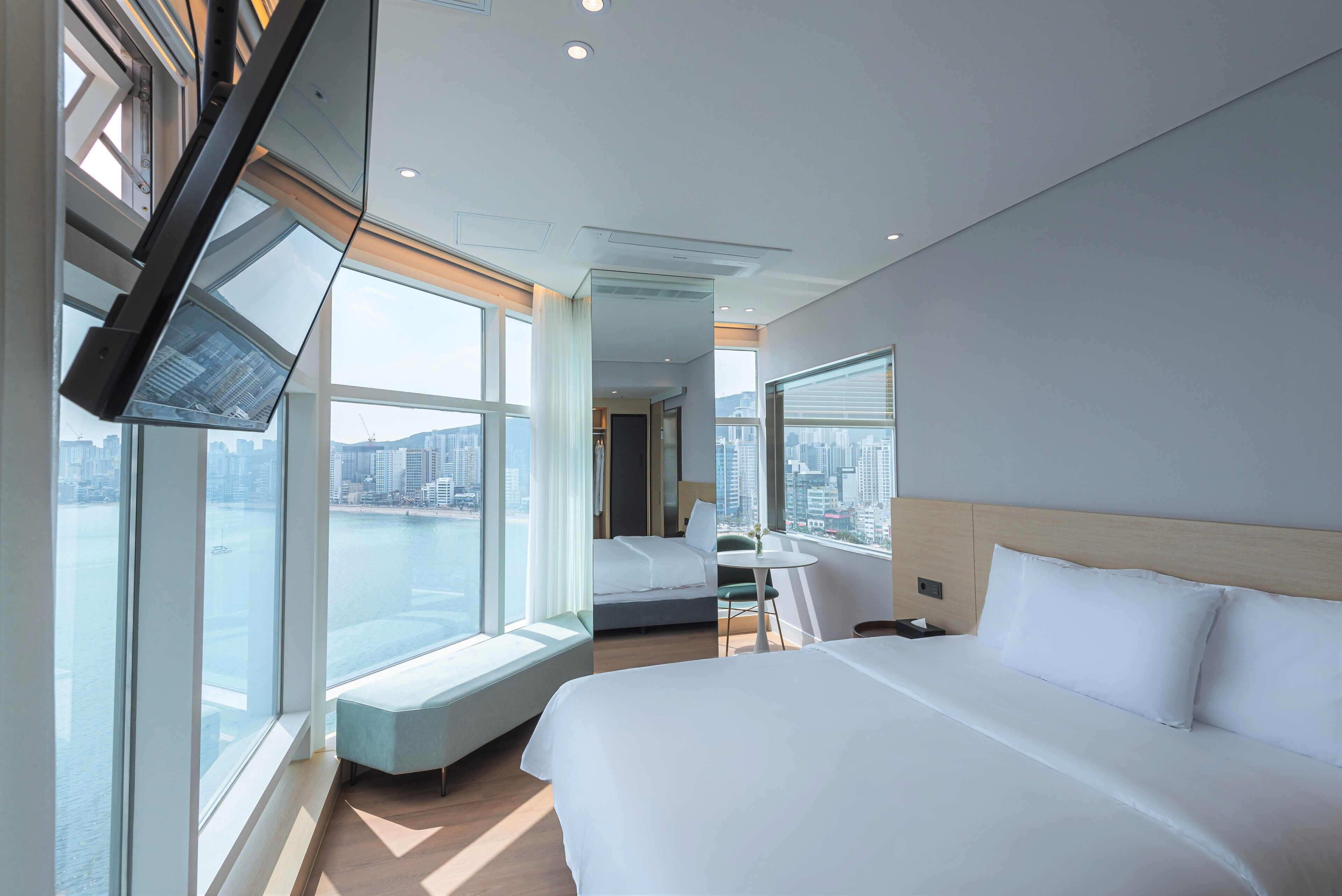 Royal Room, Non Smoking, Ocean View | Premium bedding, pillowtop beds, in-room safe, desk