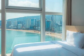 Suite (Twin) | Premium bedding, pillowtop beds, in-room safe, desk - The Marine View Hotel (Busan)