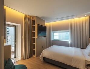Superior Room, Terrace | Premium bedding, pillowtop beds, in-room safe, desk - The Marine View Hotel (Busan)