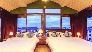 Deluxe Studio Suite, Multiple Beds, Partial Lake View, Garden Area | Premium bedding, desk, blackout drapes, free WiFi