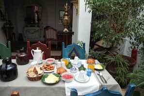 Free daily continental breakfast