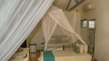 Coffres-forts dans les chambres, Wi-Fi gratuit, draps fournis