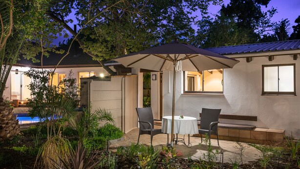 Cottage #2 Classic | Terrace/patio - Just Unwind (Cape Town)