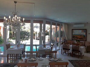 Dining - Cinnamon House Bed and Breakfast (Cape Town)