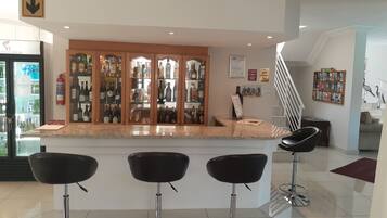 Bar (in der Unterkunft)