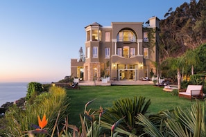 Exclusive Villa | Premium bedding, minibar, in-room safe, individually decorated