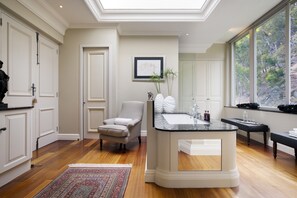 Penthouse | Bathroom - 21 Nettleton (Cape Town)