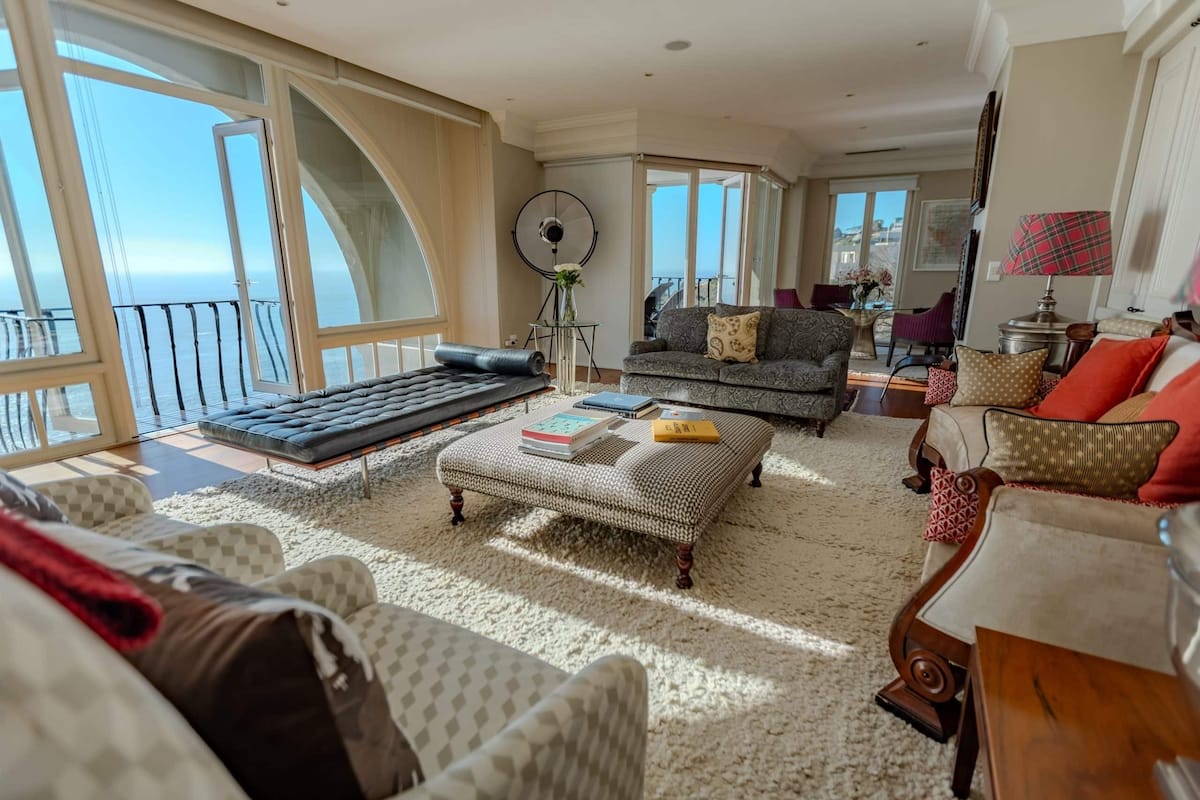 5 Bedroom Villa | Seprai premium, minibar, brankas, dan didekorasi berbeda-beda