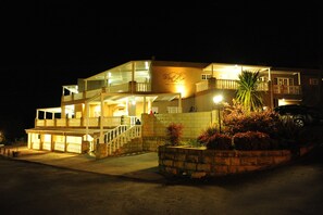 Front of property - evening/night - Mont d'Or Clarens (Clarens)