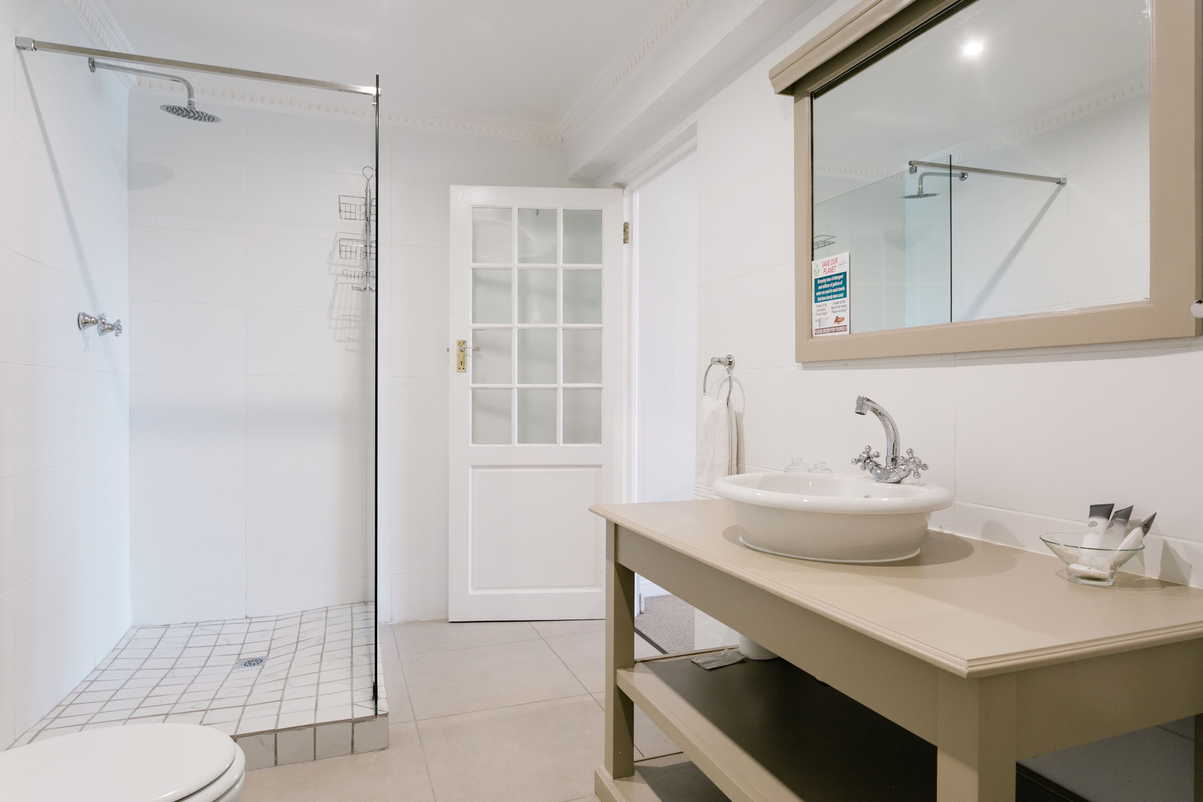classic suite, fireplace | bathroom | hair dryer, towels, soap, shampoo