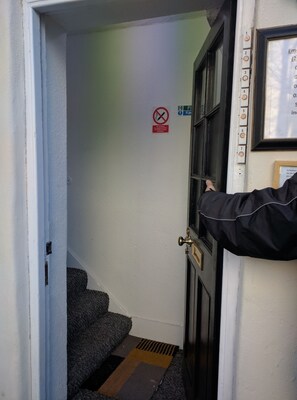 Property entrance - ABC Bed & Breakfast (London)