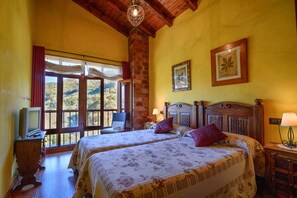 Apartament Comfort, 2 dormitoris, vistes a la muntanya | 1 dormitori, roba de llit d'alta qualitat, cobrellits i escriptori