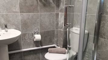 Zweibettzimmer, mit Bad | Badezimmer