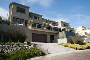 Front of property - The Mount Knysna (Knysna)