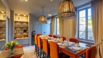 Daily buffet breakfast (EUR 16 per person)