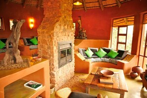 Interior - Leshiba Mountain Retreats (Louis Trichardt)