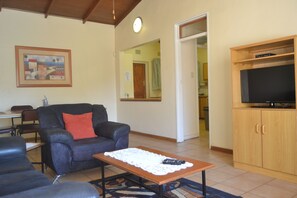 家庭独立别墅, 3 间卧室 | 起居区 | 液晶电视