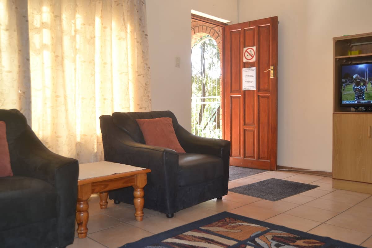 Type F - Holiday house 3 bedroom Sleep 7  | Living room | LCD TV