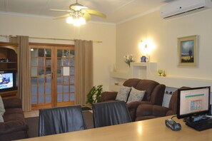 Reception - Hadida Guest House (Kimberley)