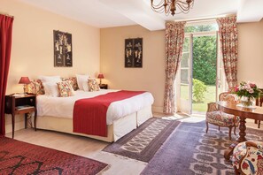 Double Room, Ensuite, Garden View (Et cours) | Select Comfort beds, individually decorated, individually furnished