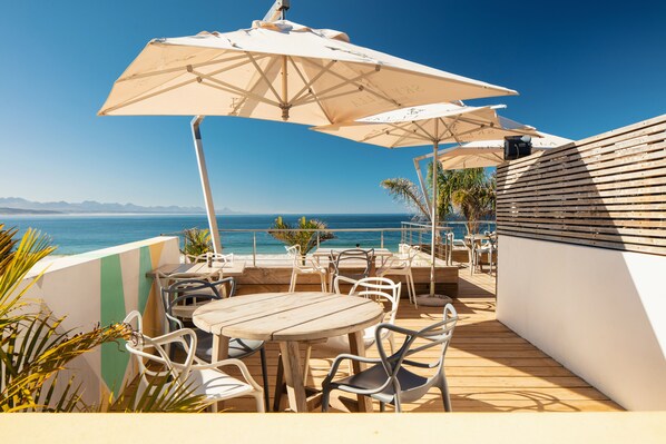 Free daily local cuisine breakfast 