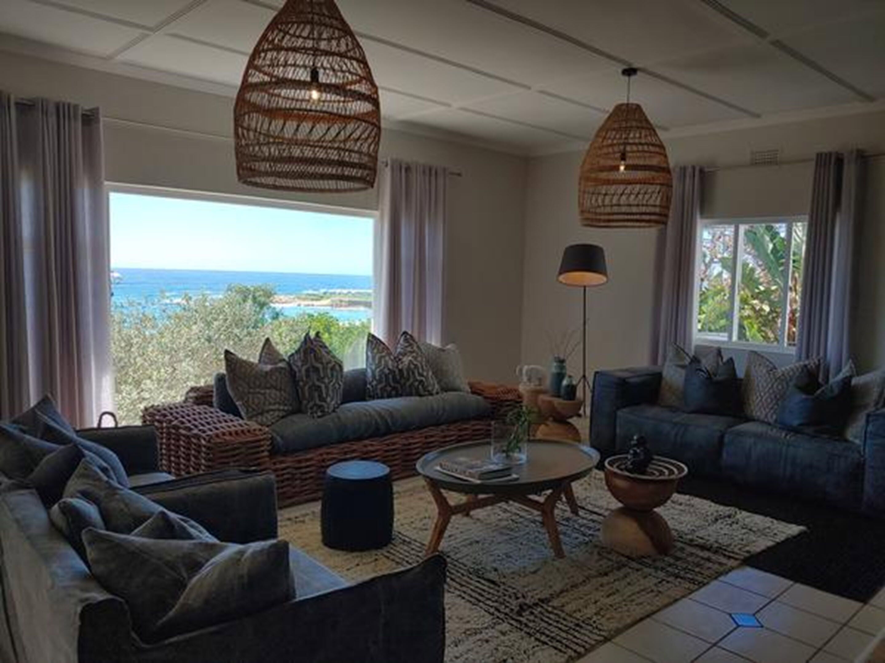 The Bay | Living area