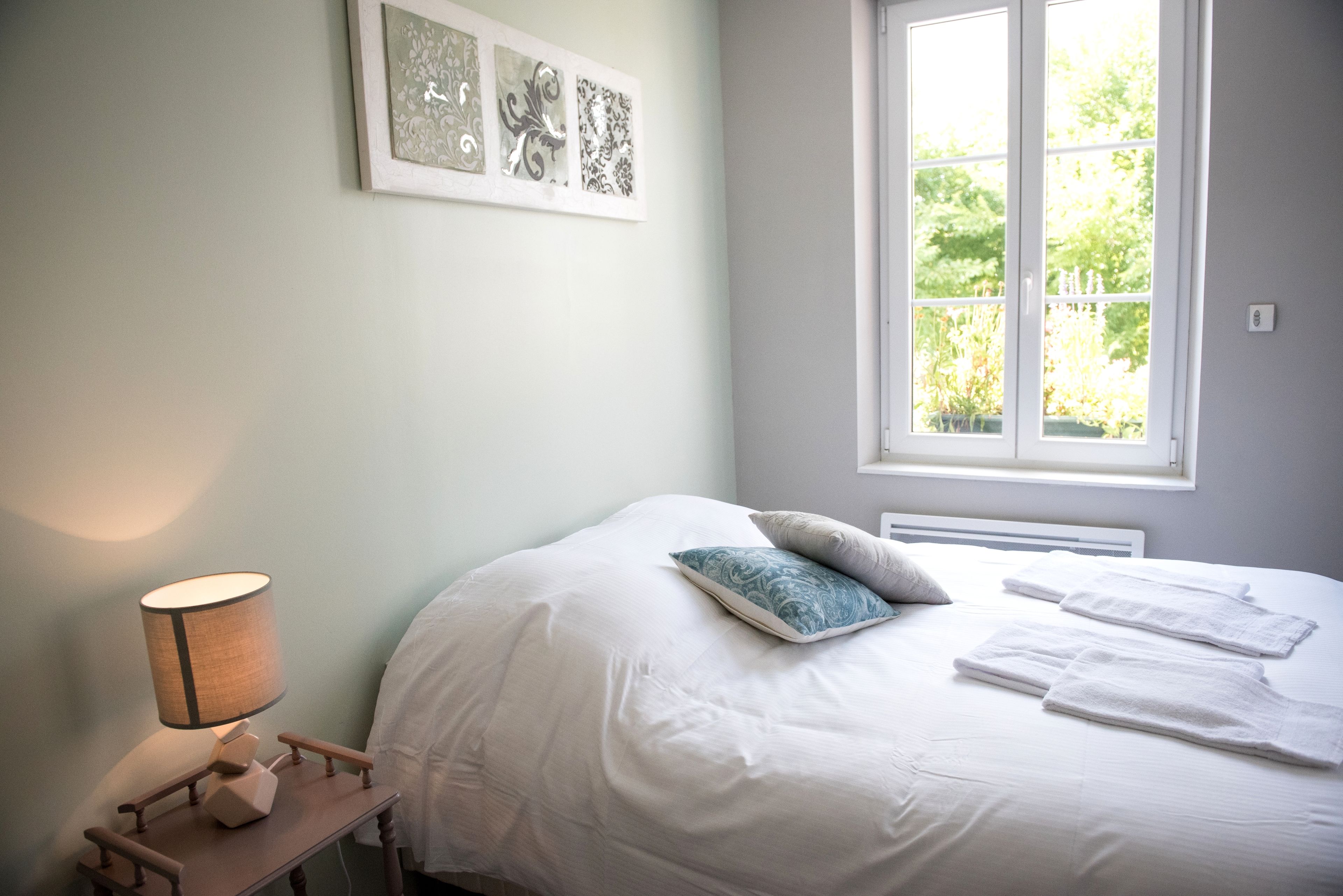 Premium bedding, individually decorated, individually furnished, desk