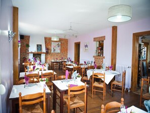 Lunsj og middag serveres, franske retter