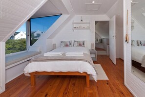 Pikkewyntjie Cottage  | 1 bedroom, iron/ironing board, cribs/infant beds, WiFi - Pikkewyntjie Cottage (Hermanus)