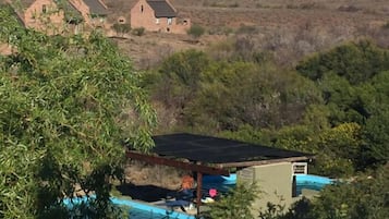 2 piscine all'aperto, lettini