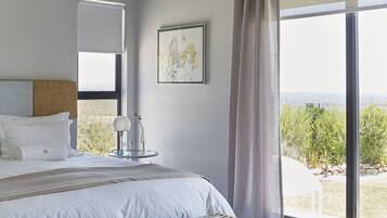 1 غرفة نوم وخزنة داخل الغرفة وبديكورات فريدة لكل غرفة