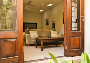 Comfort studio, 1 slaapkamer | 1 slaapkamer, luxe beddengoed, een kluis op de kamer, een bureau