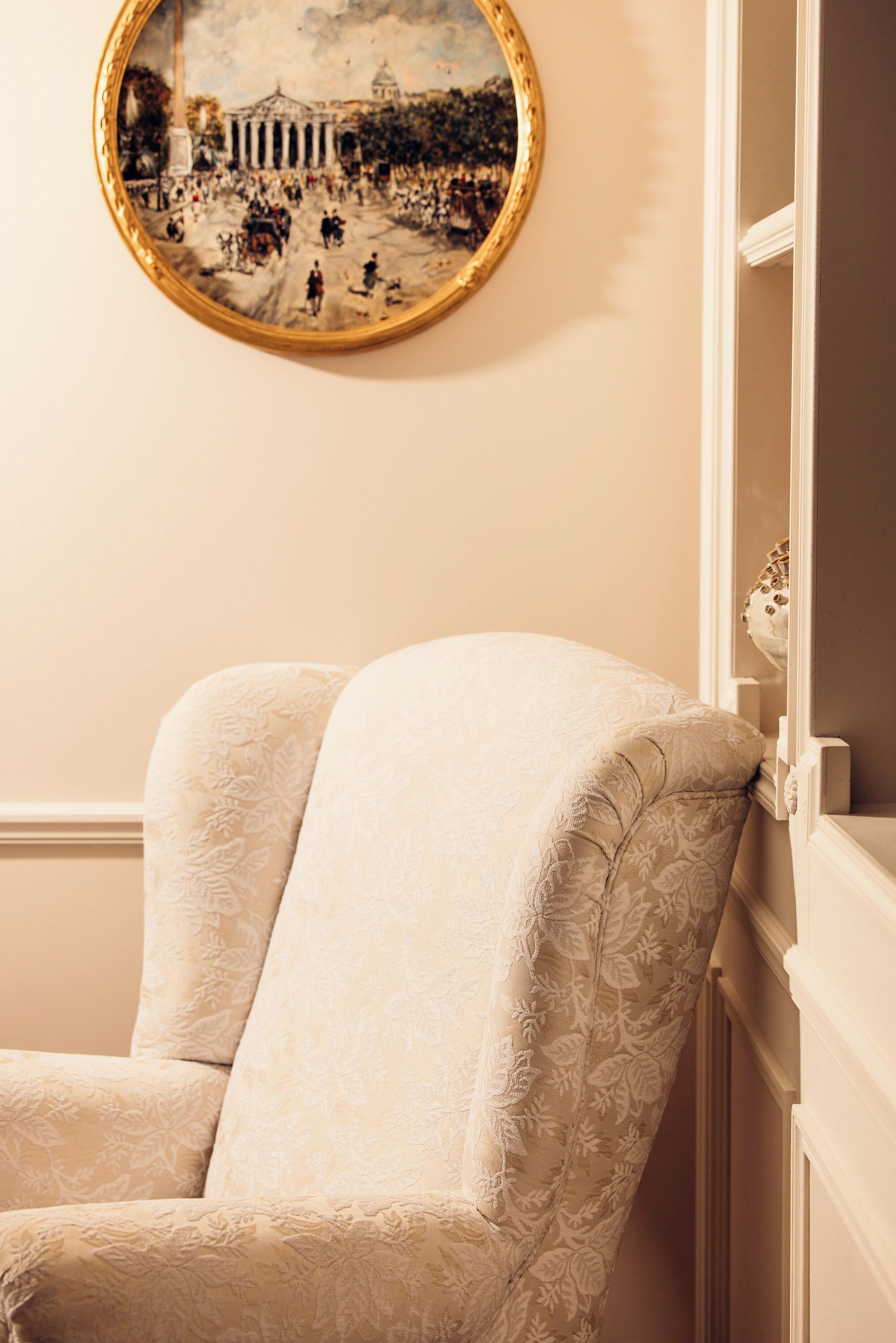 junior suite | minibar, in-room safe, individually decorated, individually furnished