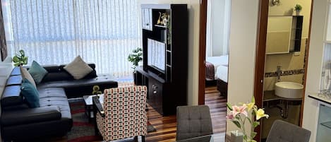 40-Zoll-Flachbildfernseher mit Kabelempfang, Fernseher, DVD-Player