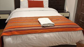 Comfort Apartment, 3 Bedrooms | 3 bedrooms, down duvets, desk, iron/ironing board