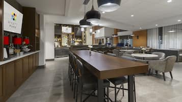 Coin salon dans le hall