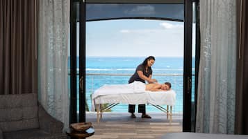 Couples treatment rooms, sauna, body treatments, hot stone massages
