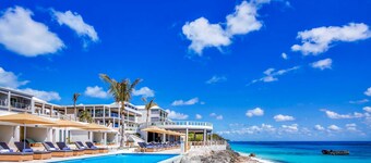 The Loren at Pink Beach