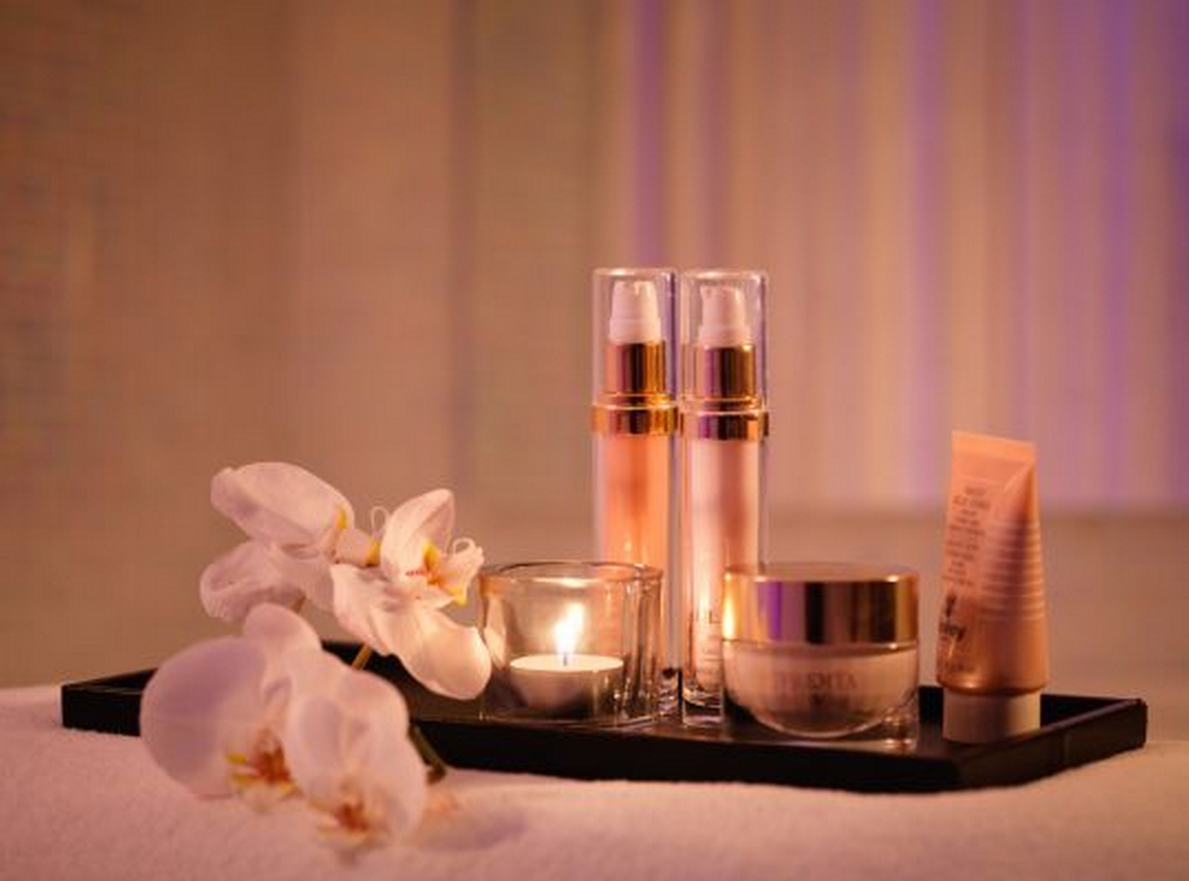 couples treatment room(s), sauna, body treatments, hot stone massages