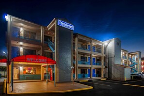 Exterior - Travelodge by Wyndham Houston Hobby Airport (Houston)