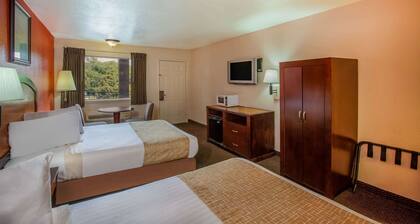 Travelodge by Wyndham Houston Hobby Airport