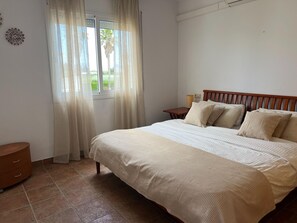 6 bedrooms, WiFi - Holiday Home Sant Pere near Bay of Roses (Sant Pere Pescador)